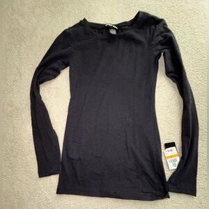 Black long sleeve T-shirt